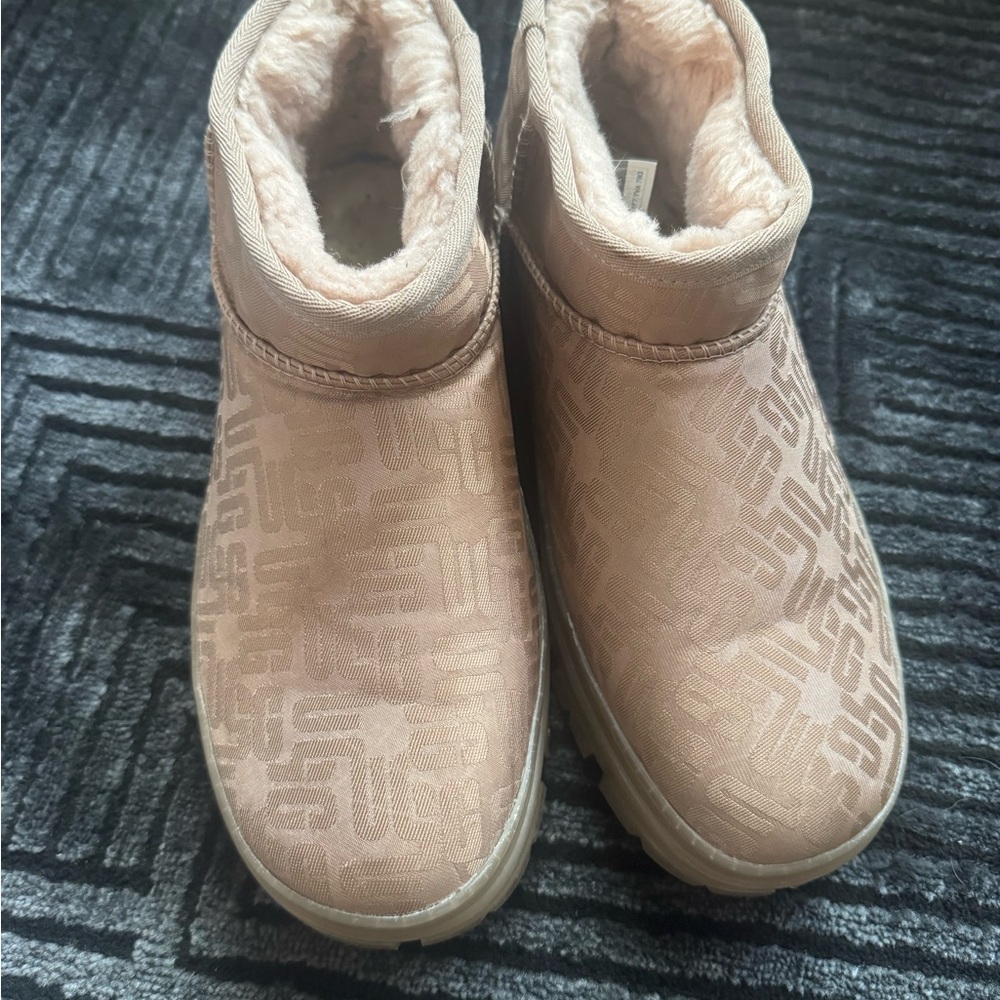 Women's Cozy Tan Winter Boots